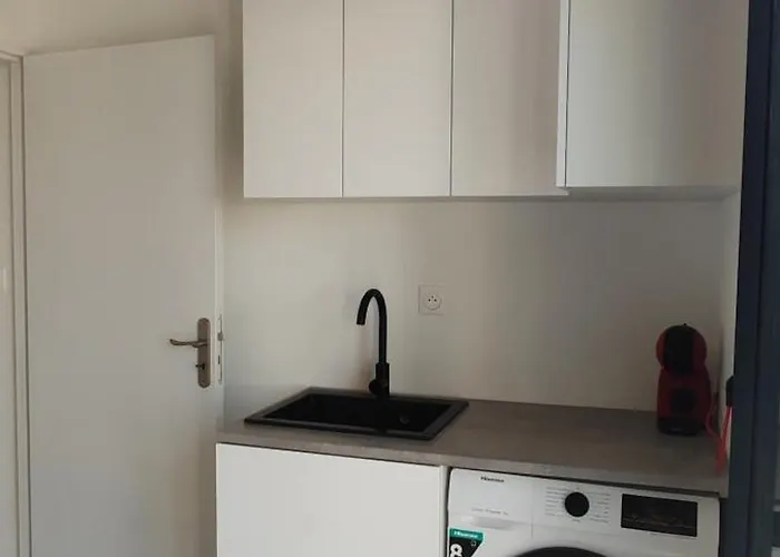 Maisonnette Avec Jardin * 科洛米耶