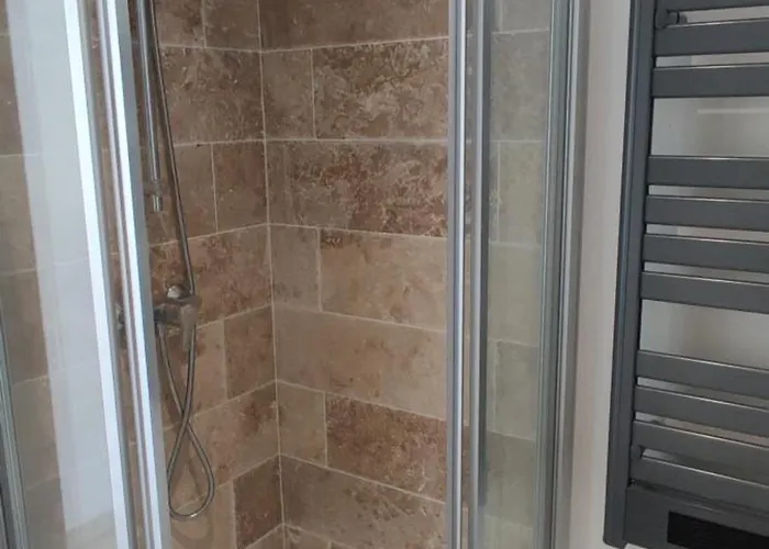 Maisonnette Avec Jardin * 科洛米耶