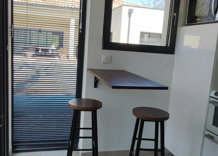 Maisonnette Avec Jardin 科洛米耶